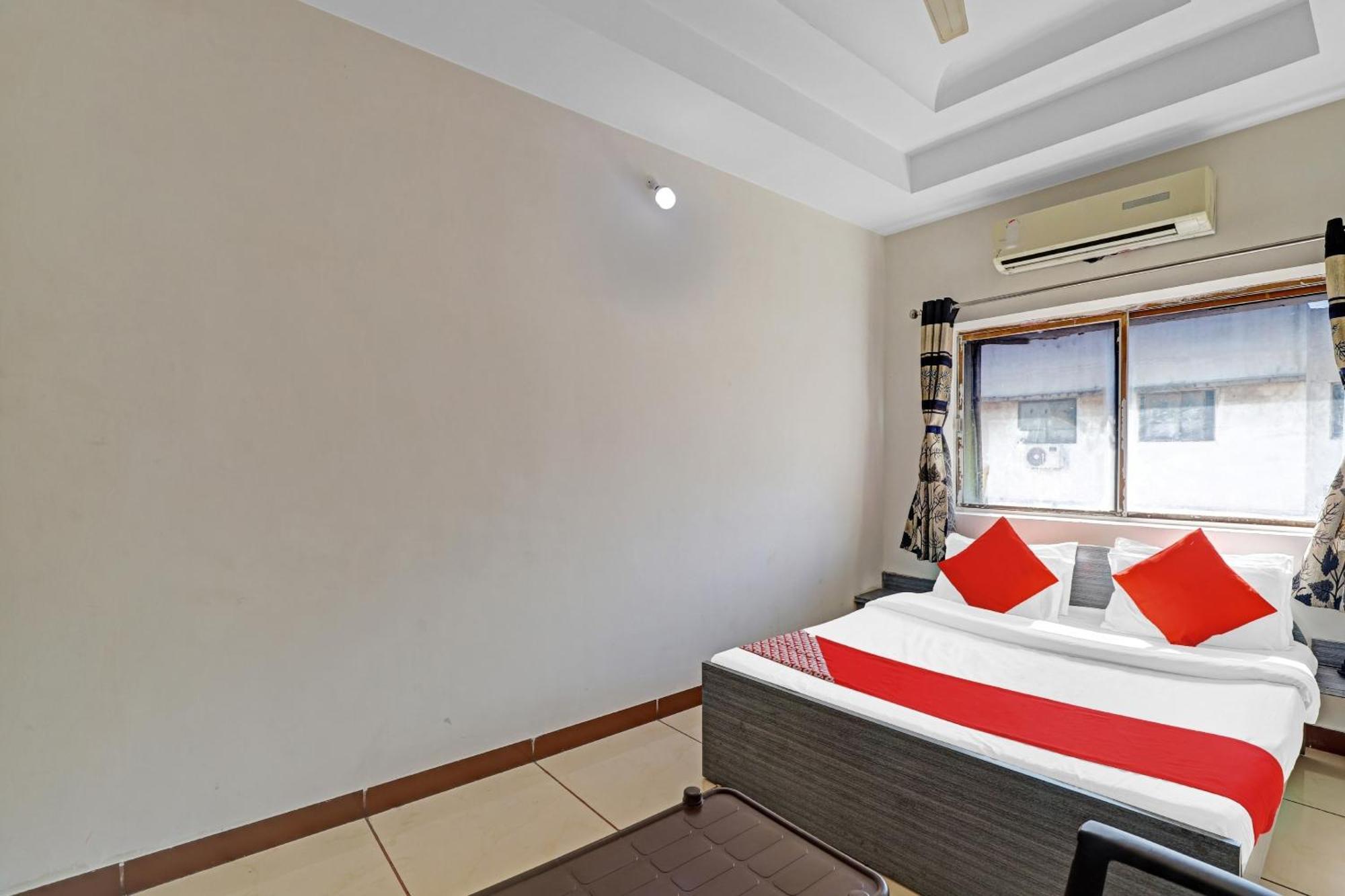 Hotel Velvet Раджкот Экстерьер фото